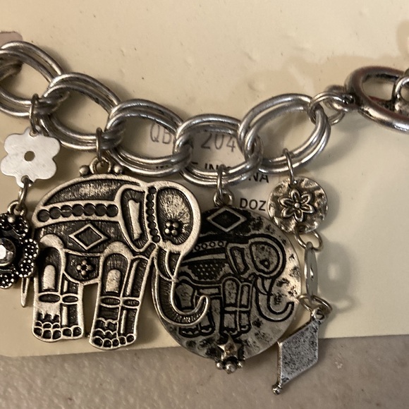 DaVinci lead & nickel safe elephant bracelet - Picture 3 of 5